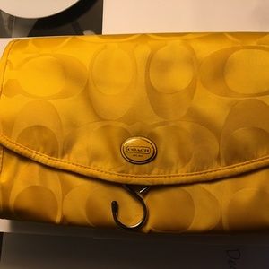 NWOT COACH Getaway Signature Nylon Cosmetic bag